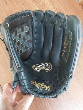 Rawlings Kids Baseball Glove, Black & Brown, Players Series PL1109BPU